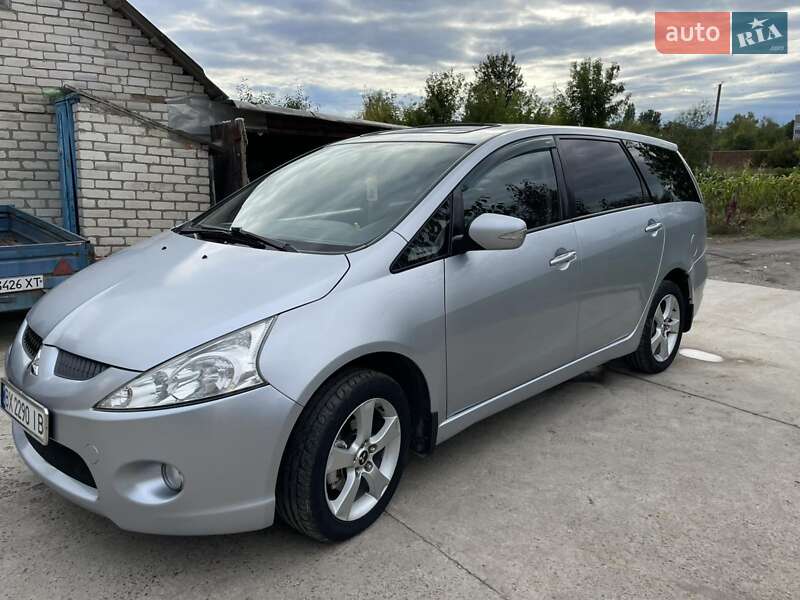 Минивэн Mitsubishi Grandis 2007 в 