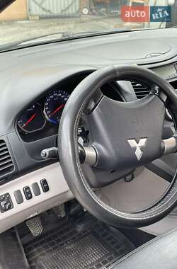Минивэн Mitsubishi Grandis 2007 в 