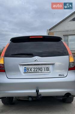 Минивэн Mitsubishi Grandis 2007 в 