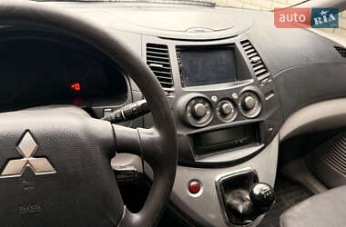 Минивэн Mitsubishi Grandis 2007 в 