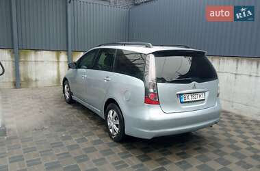 Минивэн Mitsubishi Grandis 2004 в 