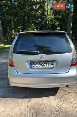 Минивэн Mitsubishi Grandis 2006 в 