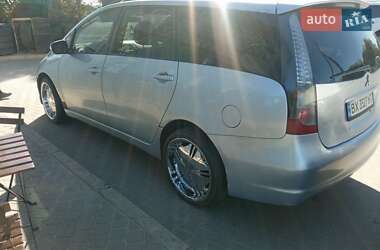 Минивэн Mitsubishi Grandis 2004 в 