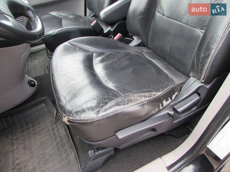 Минивэн Mitsubishi Grandis 2007 в Кропивницком фото 10 Минивэн Mitsubishi Grandis 2007 в Кропивницком