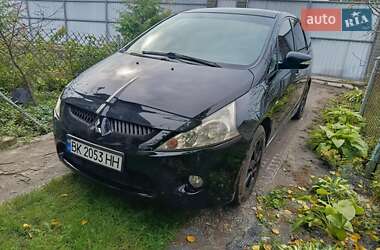 Минивэн Mitsubishi Grandis 2008 в Остроге