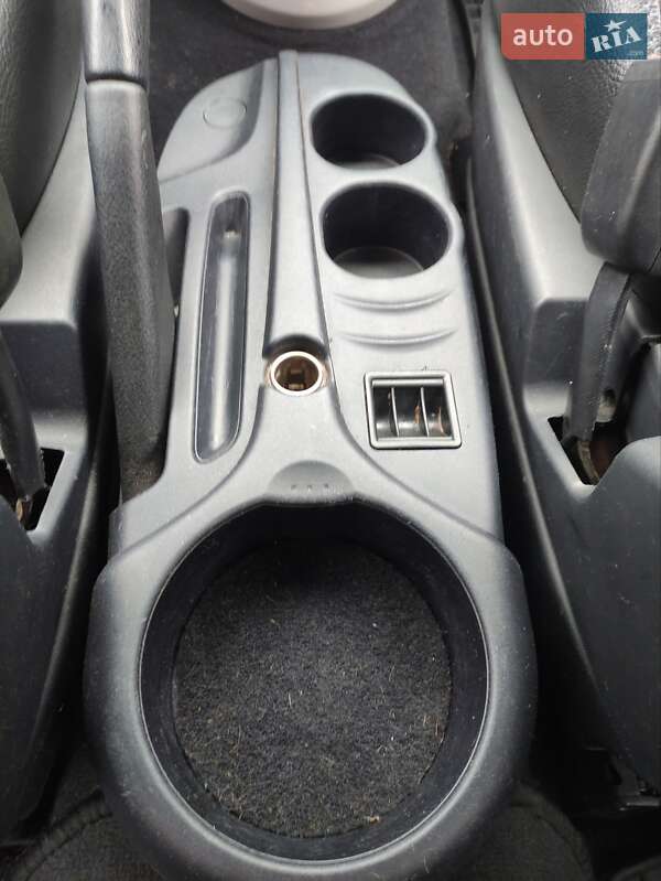 Минивэн Mitsubishi Grandis 2005 в Звягеле фото 14 Минивэн Mitsubishi Grandis 2005 в Звягеле