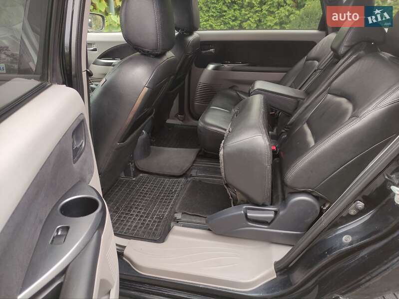 Минивэн Mitsubishi Grandis 2005 в Звягеле фото 24 Минивэн Mitsubishi Grandis 2005 в Звягеле