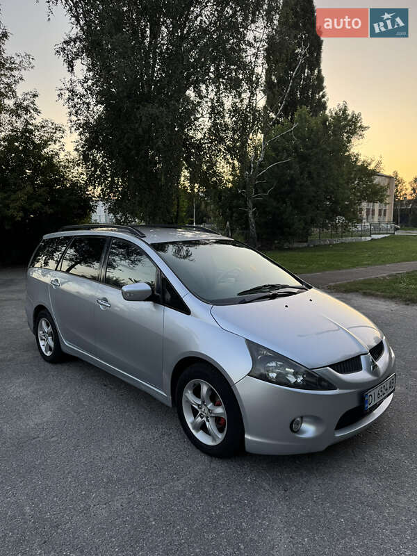 Mitsubishi Grandis 2004