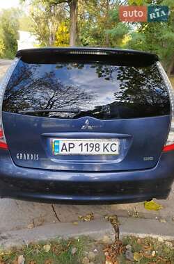 Минивэн Mitsubishi Grandis 2005 в 