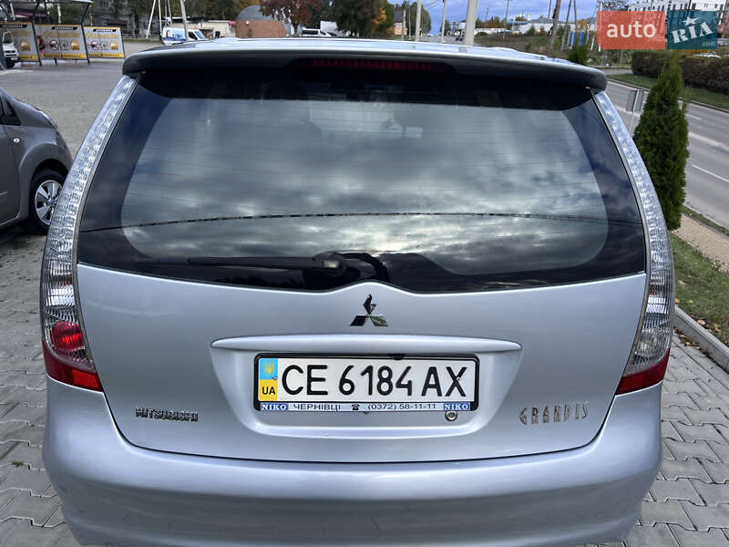 Мінівен Mitsubishi Grandis 2008 в Чернівцях