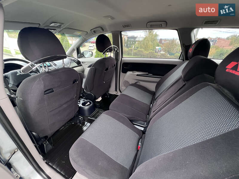 Мінівен Mitsubishi Grandis 2008 в Чернівцях