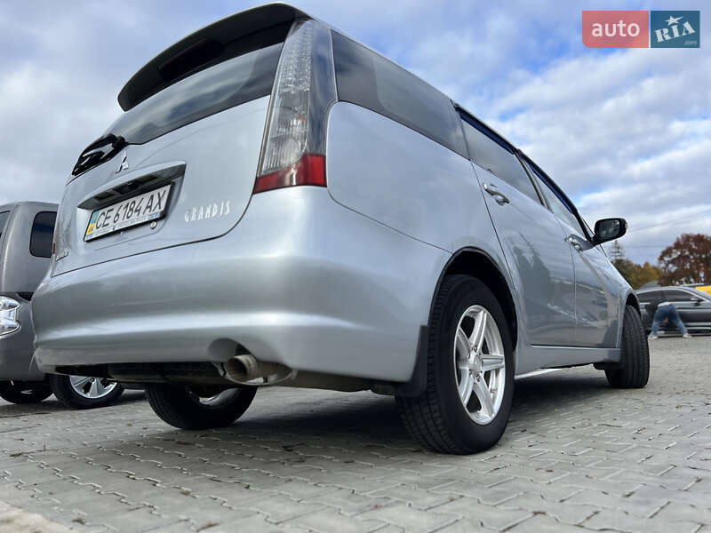 Мінівен Mitsubishi Grandis 2008 в Чернівцях