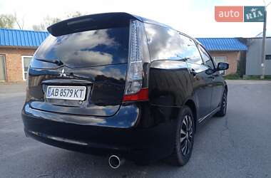 Минивэн Mitsubishi Grandis 2007 в 