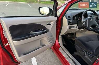 Минивэн Mitsubishi Grandis 2007 в 