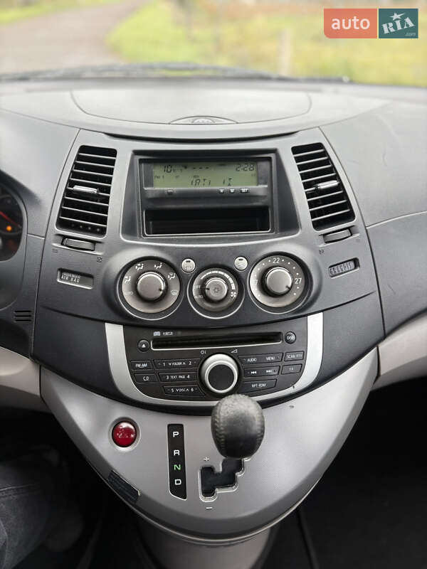 Мінівен Mitsubishi Grandis 2008 в Зорі фото 11 Мінівен Mitsubishi Grandis 2008 в Зорі