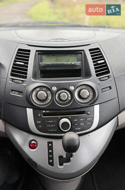 Минивэн Mitsubishi Grandis 2008 в 