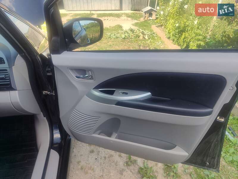 Минивэн Mitsubishi Grandis 2007 в Калуше