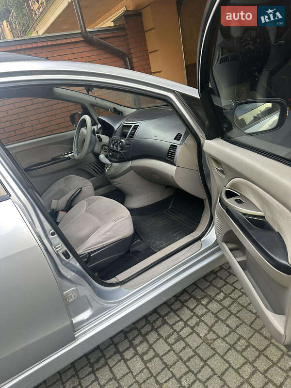 Мінівен Mitsubishi Grandis 2004 в Львові фото 8 Мінівен Mitsubishi Grandis 2004 в Львові