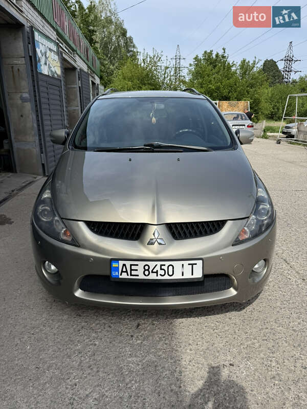 Мінівен Mitsubishi Grandis 2007 в Кам'янському