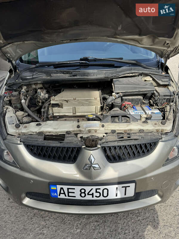 Мінівен Mitsubishi Grandis 2007 в Кам'янському