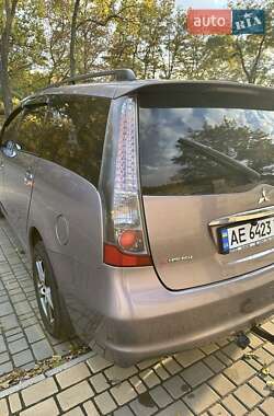 Минивэн Mitsubishi Grandis 2006 в  фото 4 Минивэн Mitsubishi Grandis 2006 в