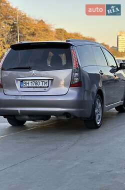 Минивэн Mitsubishi Grandis 2005 в  фото 6 Минивэн Mitsubishi Grandis 2005 в