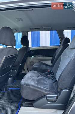 Минивэн Mitsubishi Grandis 2005 в  фото 21 Минивэн Mitsubishi Grandis 2005 в