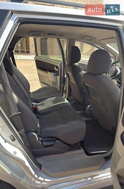 Минивэн Mitsubishi Grandis 2006 в  фото 3 Минивэн Mitsubishi Grandis 2006 в