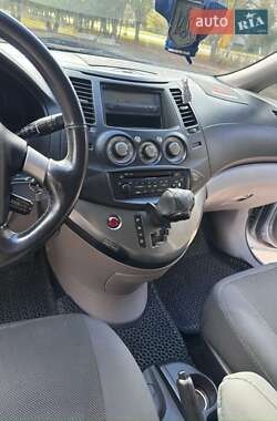 Минивэн Mitsubishi Grandis 2006 в  фото 6 Минивэн Mitsubishi Grandis 2006 в