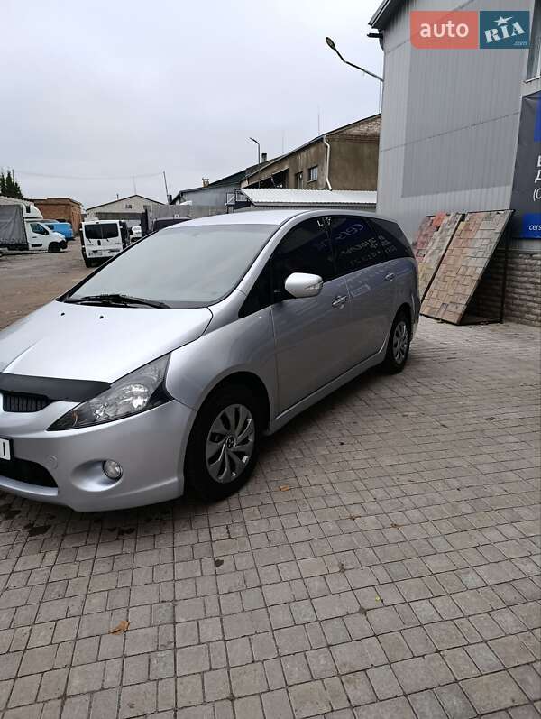 Минивэн Mitsubishi Grandis 2006 в Хмельнике фото 3 Минивэн Mitsubishi Grandis 2006 в Хмельнике