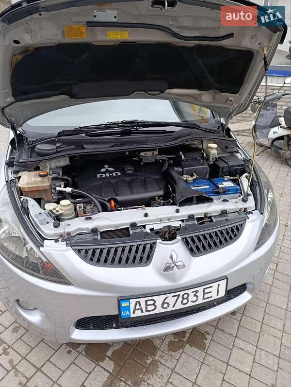 Минивэн Mitsubishi Grandis 2006 в Хмельнике фото 24 Минивэн Mitsubishi Grandis 2006 в Хмельнике