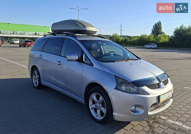 Минивэн Mitsubishi Grandis 2006 в Черновцах