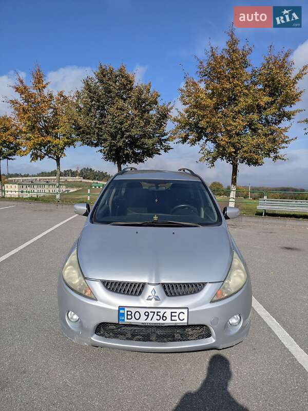 Mitsubishi Grandis 2007