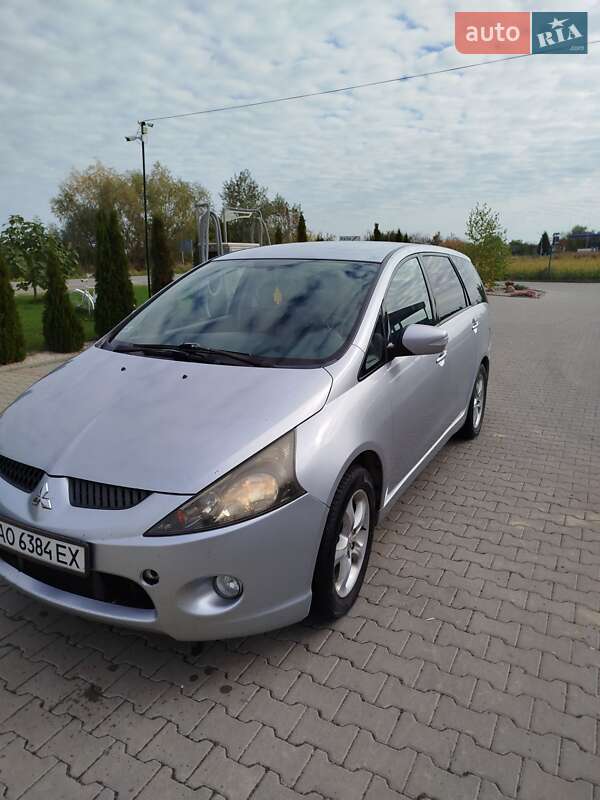 Минивэн Mitsubishi Grandis 2006 в Мукачево фото 5 Минивэн Mitsubishi Grandis 2006 в Мукачево