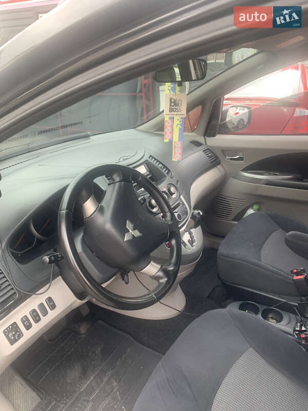 Минивэн Mitsubishi Grandis 2008 в Киеве