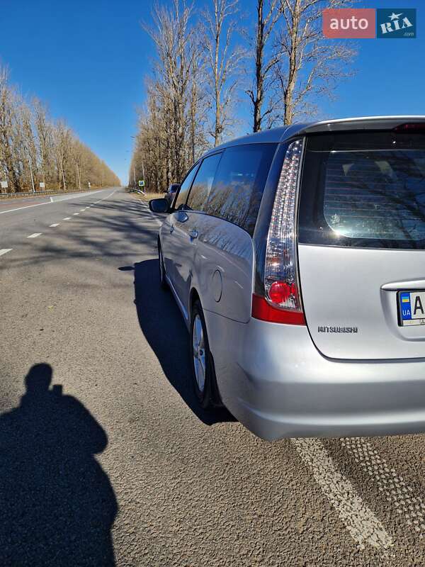 Минивэн Mitsubishi Grandis 2008 в Могилев-Подольске