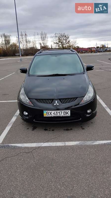 Mitsubishi Grandis 2006