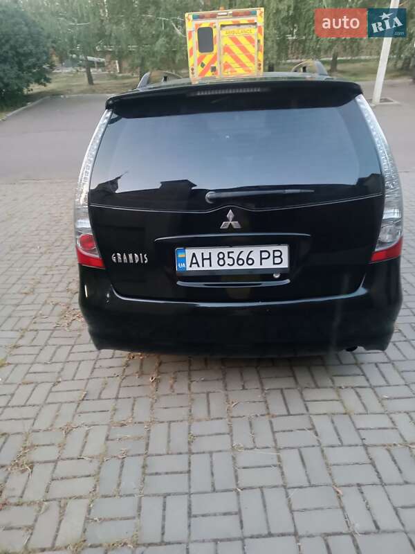 Минивэн Mitsubishi Grandis 2005 в Ровно фото 2 Минивэн Mitsubishi Grandis 2005 в Ровно