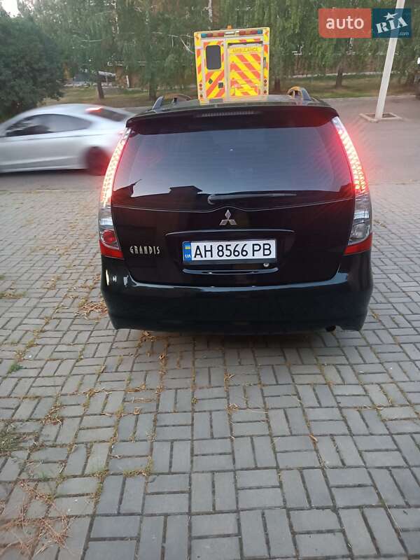 Минивэн Mitsubishi Grandis 2005 в Ровно фото 5 Минивэн Mitsubishi Grandis 2005 в Ровно