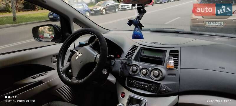 Минивэн Mitsubishi Grandis 2006 в Киеве