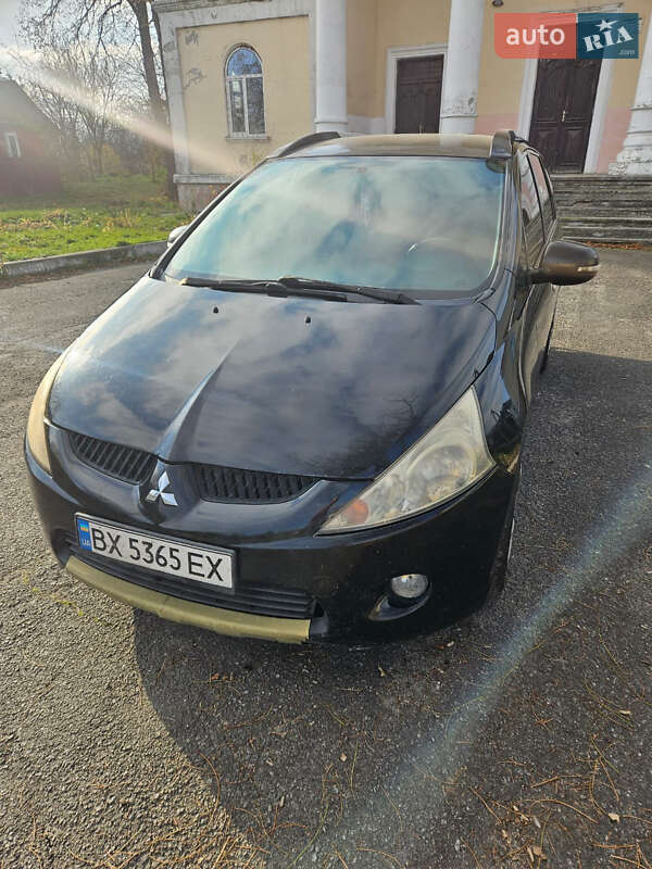 Mitsubishi Grandis 2010