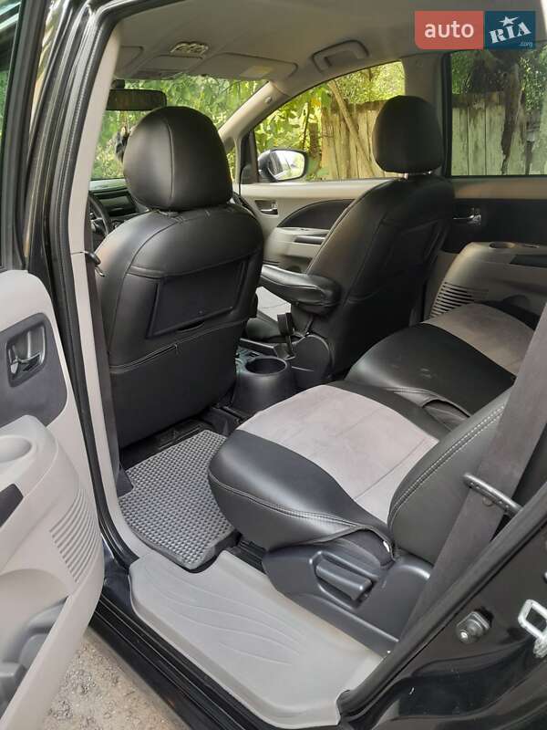 Минивэн Mitsubishi Grandis 2008 в Звягеле