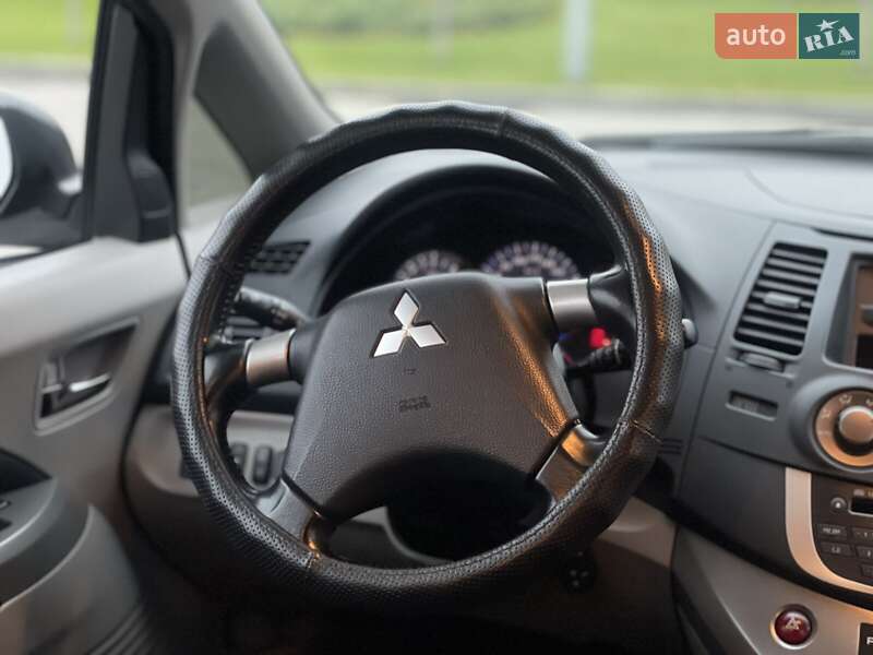 Минивэн Mitsubishi Grandis 2008 в Днепре фото 15 Минивэн Mitsubishi Grandis 2008 в Днепре