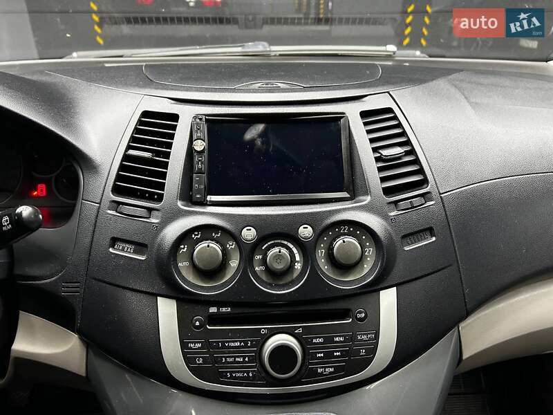 Минивэн Mitsubishi Grandis 2008 в Черновцах