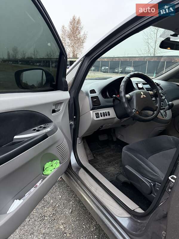 Минивэн Mitsubishi Grandis 2008 в Киеве фото 5 Минивэн Mitsubishi Grandis 2008 в Киеве