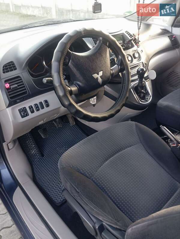 Минивэн Mitsubishi Grandis 2006 в Сарнах фото 6 Минивэн Mitsubishi Grandis 2006 в Сарнах