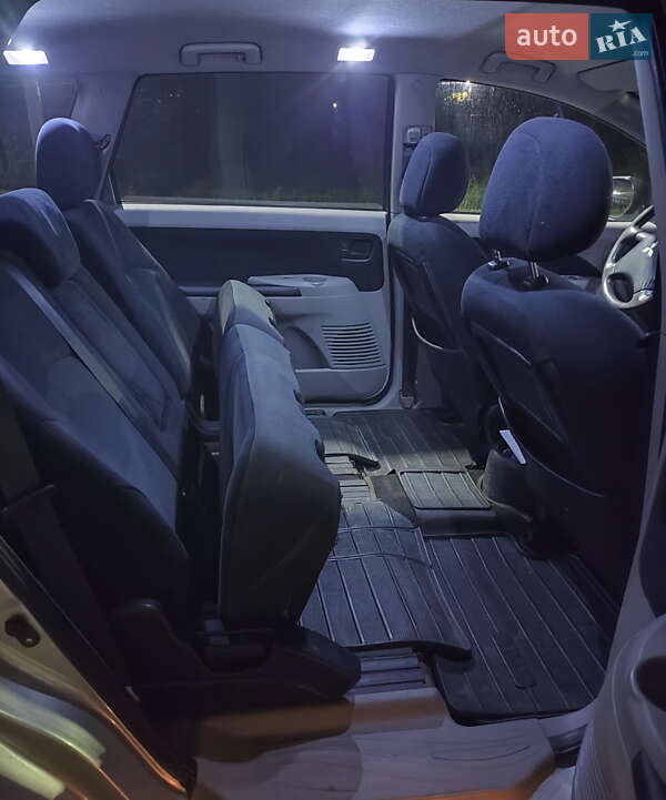 Минивэн Mitsubishi Grandis 2008 в Киеве