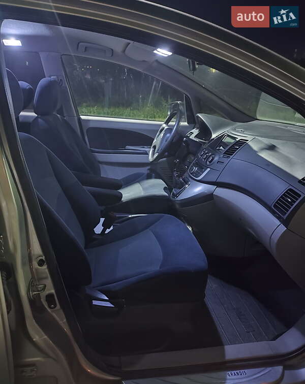 Минивэн Mitsubishi Grandis 2008 в Киеве