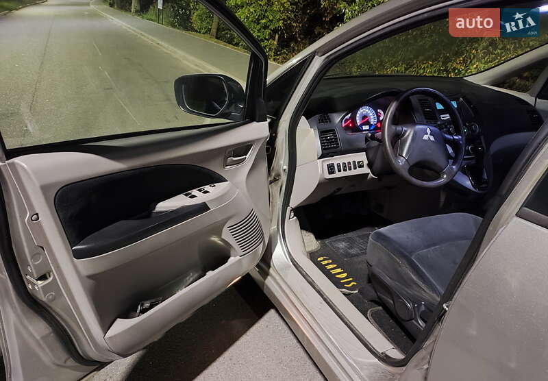 Минивэн Mitsubishi Grandis 2008 в Киеве