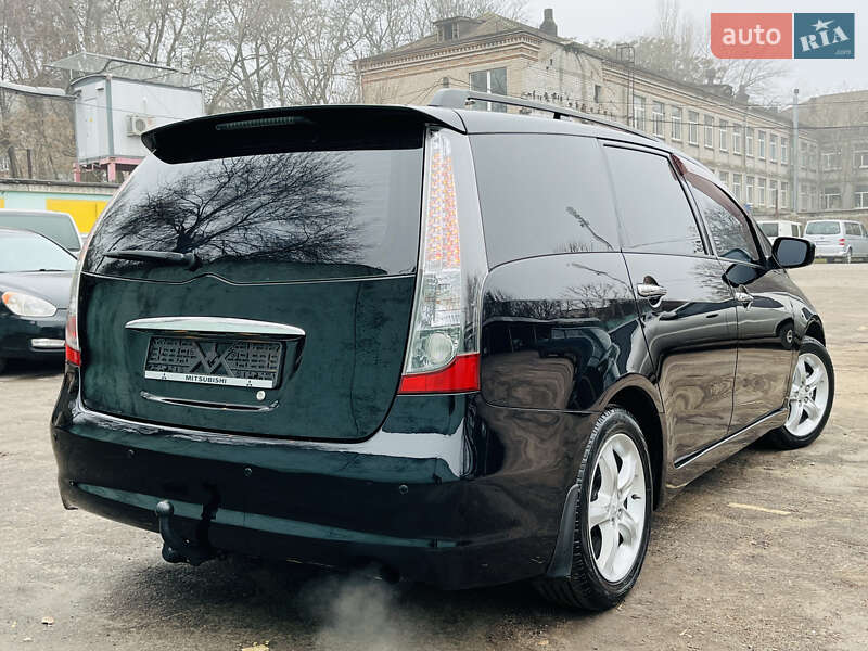 Мінівен Mitsubishi Grandis 2007 в Кам'янському